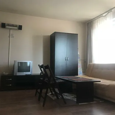 Royal Towers Nadezhda Apartment *