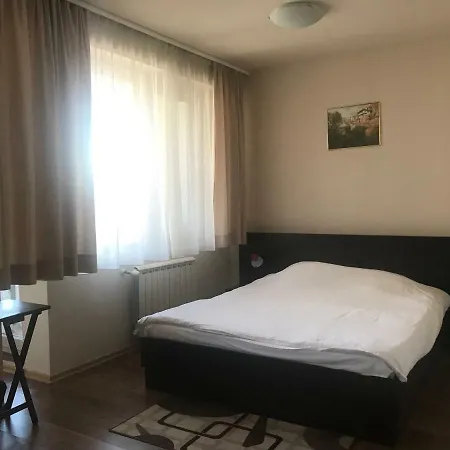 Royal Towers Nadezhda Apartment *